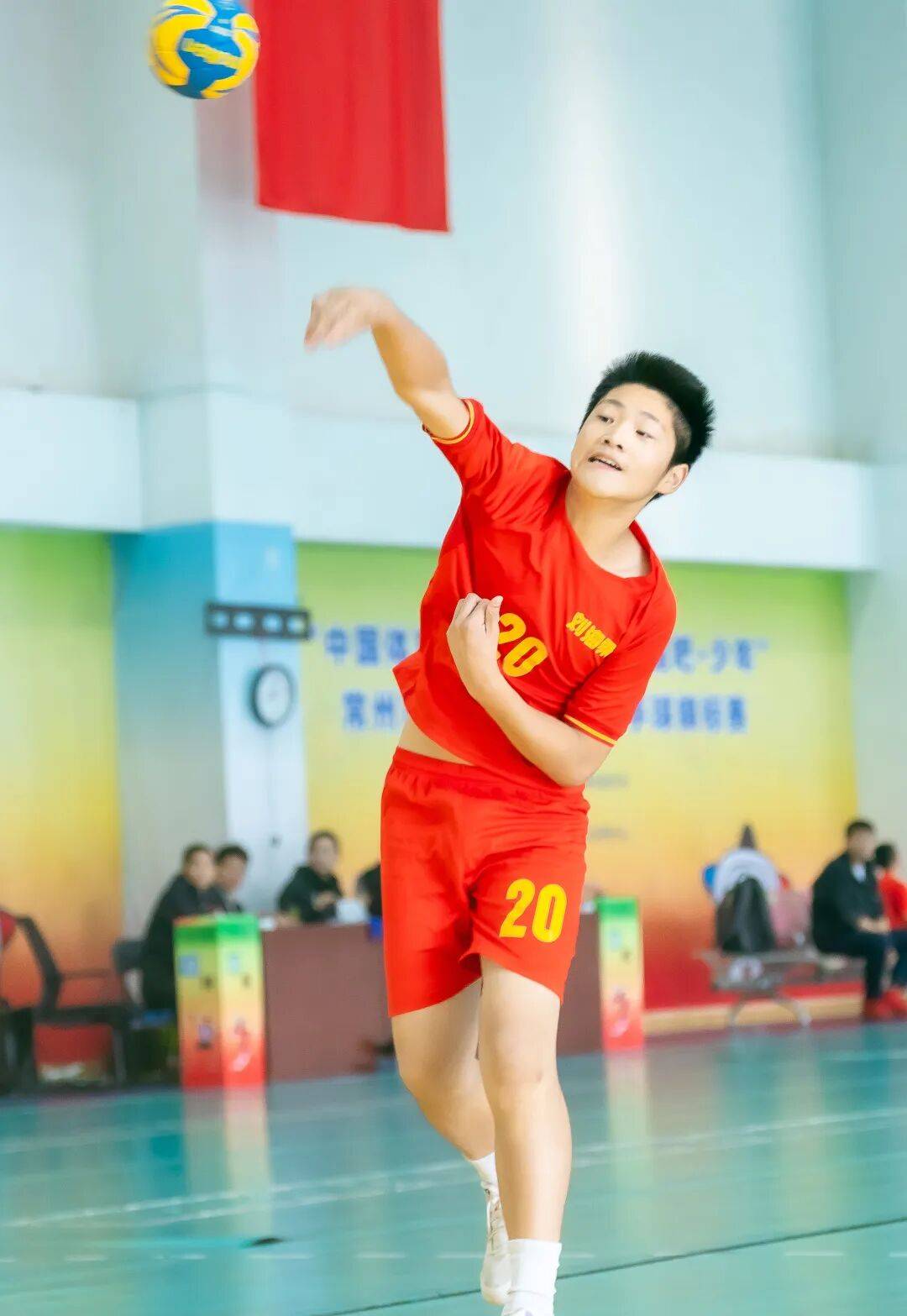 英勇无畏:球员表现顽强,不畏强手,赢得关注的简单介绍 英勇无畏:球员表现顽强,不畏强手,赢得关注的简单介绍